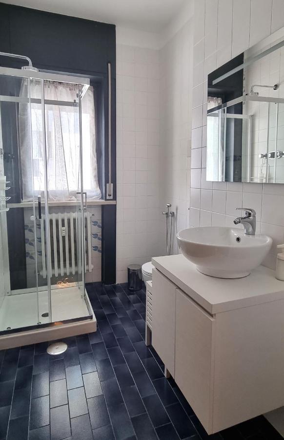 Guesthouse Tree Rooms Industrial Bergame Extérieur photo